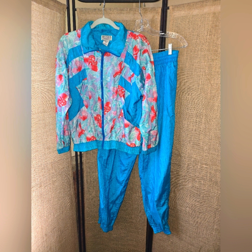 Women's Floral Track Suit with Blue Accents 80's 90's Y2K Size Large